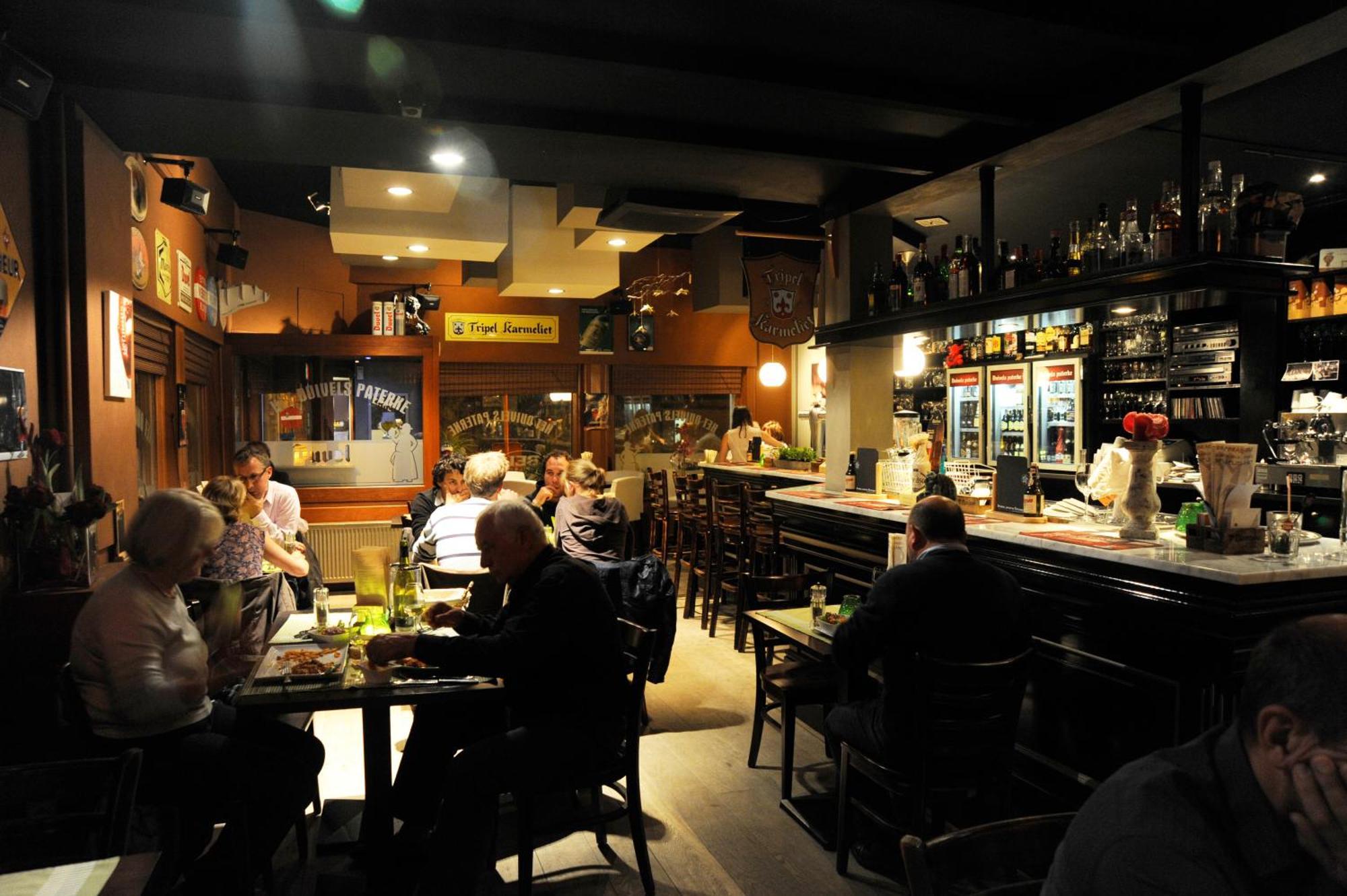 Hotel Duivels Paterke Harelbeeksestraat 29, 8500 קורטרייק מראה חיצוני תמונה
